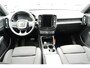 Volvo EX40 Single Motor Extended Range Plus 82 kWh | Trekhaak | Verwarmbare voorstoelen en stuurwiel | Keyless | Apple carplay/Android auto | Adaptieve cruise control | Warmtepomp