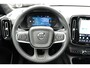 Volvo EX40 Single Motor Extended Range Plus 82 kWh | Trekhaak | Verwarmbare voorstoelen en stuurwiel | Keyless | Apple carplay/Android auto | Adaptieve cruise control | Warmtepomp
