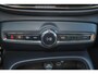 Volvo XC40 B4 Plus Dark - IntelliSafe Assist & Surround - Harman/Kardon audio - Parkeercamera achter - Verwarmde voorstoelen & stuur - Parkeersensoren voor & achter - Elektr. bedienb. voorstoelen met geheugen links - Extra getint glas - Inklapbare trekhaak - 19' LMV