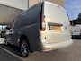 Volkswagen Caddy Maxi Cargo 2.0 TDI Comfort Airco - Apple carplay - Parkeersensor achter - Zijschuifdeur rechts - Tussenschot volledig - Zijwandbekleding laadruimte - Cruise control - Bluetooth - Start/stop systeem - Elektrische ramen - Stuur multifunctioneel - Regensensor