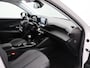 Peugeot 2008 1.2 PureTech Allure Pack | Navi | Cruise | Clima | Trekhaak | Carplay | Navigatie | Camera |