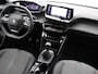 Peugeot 2008 1.2 PureTech Allure Pack | Navi | Cruise | Clima | Trekhaak | Carplay | Navigatie | Camera |