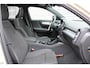 Volvo XC40 B4 Plus Dark | Panoramadak | Trekhaak | Verwarmbare voorstoelen, stuurwiel en voorruit | Premium audio by Harman Kardon | Apple carplay/Anrdoid auto | Adaptieve cruise control