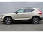 Volvo XC40 B4 Plus Dark | Panoramadak | Trekhaak | Verwarmbare voorstoelen, stuurwiel en voorruit | Premium audio by Harman Kardon | Apple carplay/Anrdoid auto | Adaptieve cruise control