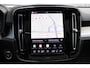 Volvo XC40 B4 Plus Dark | Panoramadak | Trekhaak | Verwarmbare voorstoelen, stuurwiel en voorruit | Premium audio by Harman Kardon | Apple carplay/Anrdoid auto | Adaptieve cruise control