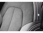 Volvo XC40 B4 Plus Dark | Panoramadak | Trekhaak | Verwarmbare voorstoelen, stuurwiel en voorruit | Premium audio by Harman Kardon | Apple carplay/Anrdoid auto | Adaptieve cruise control
