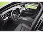 Volvo XC60 T8 Plug-in hybrid AWD Ultra Black Edition | Luchtvering | HUD | Massage seats | Stoel verkoeling | Bower & Wilkens |