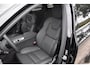Volvo XC60 T8 Plug-in hybrid AWD Ultra Black Edition | Luchtvering | HUD | Massage seats | Stoel verkoeling | Bower & Wilkens |