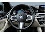 BMW 5-Serie Touring 520i High Executive | M-PAKKET | PANO | CAMERA |