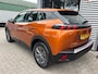Peugeot e-2008 EV Active Pack 50 kWh -SOH 91.5%- 3 FASE-CLIMA-CAMERA-CRUISECONTROL-NAVI-FULL LED-1STE EIGENAAR!