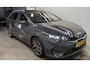 Kia Ceed Sportswagon 1.0 T-GDi ExecutiveLine Panoramadak Camera JBL Audio Stoelverwarming Stuurverwarming Parkeersensoren Extra getint Glas Navigatie Carplay Android Auto 17 Inch Velgen NL Auto