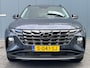Hyundai Tucson 1.6 T-GDI 265pk PHEV Comfort Smart 4WD | Climate | Camera | Carplay | Keyless | Navigatie | Full - Led | Elek. Klep | Winterpakket | 19" Lichtmetaal | Digitale Cockpit | Parkeer Assistent | Adapt. Cruisecontrol | 1e Eigenaar