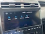 Hyundai Tucson 1.6 T-GDI 265pk PHEV Comfort Smart 4WD | Climate | Camera | Carplay | Keyless | Navigatie | Full - Led | Elek. Klep | Winterpakket | 19" Lichtmetaal | Digitale Cockpit | Parkeer Assistent | Adapt. Cruisecontrol | 1e Eigenaar