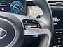 Hyundai Tucson 1.6 T-GDI 265pk PHEV Comfort Smart 4WD | Climate | Camera | Carplay | Keyless | Navigatie | Full - Led | Elek. Klep | Winterpakket | 19" Lichtmetaal | Digitale Cockpit | Parkeer Assistent | Adapt. Cruisecontrol | 1e Eigenaar