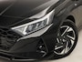 Hyundai i20 1.0 T-GDI Premium Sport Automaat (VIRTUAL COCKPIT, GROOT NAVI, CLIMATE, STUUR/STOELVERWARMING, SPORTSTOELEN, GETINT GLAS, ADAPTIVE CRUISE, NIEUWSTAAT)
