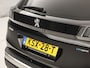 Peugeot 3008 1.6 HYbrid 225 Allure Sport 225Pk Automaat (APPLE CARPLAY, GROOT NAVI, 360 CAMERA, KEYLESS, SPORTSTOELEN, LEDER, GETINT GLAS, ZWART HEMEL, NIEUWSTAAT)