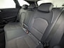 Kia Ceed 1.0 T-GDi DynamicPlusLine (APPLE CARPLAY, GROOT NAVI, STUUR/STOELVERWARMING, CAMERA, SPORTSTOELEN, TREKHAAK, GETINT GLAS, KEYLESS, NIEUWSTAAT)