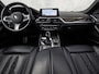 BMW 5-Serie 520i M Sport High Executive 184Pk Automaat (GROOT NAVI, M PAKKET, 360 CAMERA, MEMORY SEATS, HARMAN/KARDON, STUUR/STOELVERWARMING, LUXE LEDER, HEAD-UP DISPLAY, GETINT GLAS, NIEUWSTAAT)