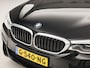 BMW 5-Serie 520i M Sport High Executive 184Pk Automaat (GROOT NAVI, M PAKKET, 360 CAMERA, MEMORY SEATS, HARMAN/KARDON, STUUR/STOELVERWARMING, LUXE LEDER, HEAD-UP DISPLAY, GETINT GLAS, NIEUWSTAAT)