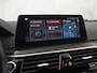 BMW 5-Serie 520i M Sport High Executive 184Pk Automaat (GROOT NAVI, M PAKKET, 360 CAMERA, MEMORY SEATS, HARMAN/KARDON, STUUR/STOELVERWARMING, LUXE LEDER, HEAD-UP DISPLAY, GETINT GLAS, NIEUWSTAAT)