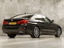BMW 5-Serie 520i M Sport High Executive 184Pk Automaat (GROOT NAVI, M PAKKET, 360 CAMERA, MEMORY SEATS, HARMAN/KARDON, STUUR/STOELVERWARMING, LUXE LEDER, HEAD-UP DISPLAY, GETINT GLAS, NIEUWSTAAT)