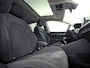 Volkswagen Golf 1.5 TSI Sport (PANORAMADAK, BLACK PACK, APPLE CARPLAY, GROOT NAVI, CAMERA, MEMORY SEAT, STOELVERWARMING, ALCANTARA, GETINT GLAS, TREKHAAK, NIEUWSTAAT)