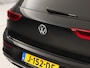 Volkswagen Golf 1.5 TSI Sport (PANORAMADAK, BLACK PACK, APPLE CARPLAY, GROOT NAVI, CAMERA, MEMORY SEAT, STOELVERWARMING, ALCANTARA, GETINT GLAS, TREKHAAK, NIEUWSTAAT)