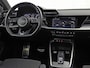 Audi A3 Sportback 30 TFSI S-Line Automaat (2X S-LINE, APPLE CARPLAY, STOELVERWARMING, PLAT S-LINE SPORTSTUUR, GETINT GLAS, SPORTSTOELEN, PARKEERSENSOREN, NIEUWSTAAT)