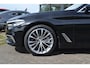 BMW 5-Serie 520i Luxury | Opendak | Head Up | Comfortstoelen | Adaptive Cruise | Stuur en stoelverw | Elektrische achterklep |