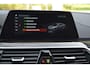 BMW 5-Serie 520i Luxury | Opendak | Head Up | Comfortstoelen | Adaptive Cruise | Stuur en stoelverw | Elektrische achterklep |