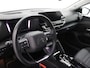 Citroën C4 X 1.2 Puretech Shine afnb Trekhaak, Apple Carplay/Android Auto, Cruise control adaptief, keyless entry/start, Parkeersensor voor/achter, Achteruitrijcamera Een luxe en stijlvolle sedan met een hoog comfortniveau en een ruim interieur. De krachtige en zuinige 1.2 PureTech-motor zorgt voor een soepele rijervaring, terwijl de rijke Shine-uitvoering