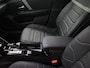 Citroën C4 X 1.2 Puretech Shine afnb Trekhaak, Apple Carplay/Android Auto, Cruise control adaptief, keyless entry/start, Parkeersensor voor/achter, Achteruitrijcamera Een luxe en stijlvolle sedan met een hoog comfortniveau en een ruim interieur. De krachtige en zuinige 1.2 PureTech-motor zorgt voor een soepele rijervaring, terwijl de rijke Shine-uitvoering