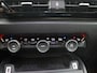 Citroën C4 X 1.2 Puretech Shine afnb Trekhaak, Apple Carplay/Android Auto, Cruise control adaptief, keyless entry/start, Parkeersensor voor/achter, Achteruitrijcamera Een luxe en stijlvolle sedan met een hoog comfortniveau en een ruim interieur. De krachtige en zuinige 1.2 PureTech-motor zorgt voor een soepele rijervaring, terwijl de rijke Shine-uitvoering