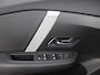 Citroën C4 X 1.2 Puretech Shine afnb Trekhaak, Apple Carplay/Android Auto, Cruise control adaptief, keyless entry/start, Parkeersensor voor/achter, Achteruitrijcamera Een luxe en stijlvolle sedan met een hoog comfortniveau en een ruim interieur. De krachtige en zuinige 1.2 PureTech-motor zorgt voor een soepele rijervaring, terwijl de rijke Shine-uitvoering