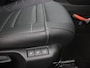 Citroën C4 X 1.2 Puretech Shine afnb Trekhaak, Apple Carplay/Android Auto, Cruise control adaptief, keyless entry/start, Parkeersensor voor/achter, Achteruitrijcamera Een luxe en stijlvolle sedan met een hoog comfortniveau en een ruim interieur. De krachtige en zuinige 1.2 PureTech-motor zorgt voor een soepele rijervaring, terwijl de rijke Shine-uitvoering