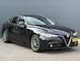 Alfa Romeo Giulia 2.0T Super | Dealer Onderhouden | All Season Banden |  Lane Assist | Dode Hoek Detectie | Cruise Control | Bluetooth | DAB | Parkeersensoren Voor en Achter | Parkeercamera |