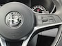 Alfa Romeo Giulia 2.0T Super | Dealer Onderhouden | All Season Banden |  Lane Assist | Dode Hoek Detectie | Cruise Control | Bluetooth | DAB | Parkeersensoren Voor en Achter | Parkeercamera |
