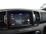 Kia Sportage 1.6 T-GDI GT-Line Bluetooth, Cruise control, Parkeersensor voor/achter, Rijstrooksensor, Winterpakket, Keyless entry Een ruime en luxe SUV met een sportieve uitstraling. Het interieur biedt veel comfort en ruimte, waardoor zowel korte als lange ritten prettig zijn. Dankzij de rijke GT-Line uitvoering is dez