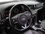 Kia Sportage 1.6 T-GDI GT-Line Bluetooth, Cruise control, Parkeersensor voor/achter, Rijstrooksensor, Winterpakket, Keyless entry Een ruime en luxe SUV met een sportieve uitstraling. Het interieur biedt veel comfort en ruimte, waardoor zowel korte als lange ritten prettig zijn. Dankzij de rijke GT-Line uitvoering is dez