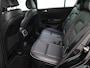 Kia Sportage 1.6 T-GDI GT-Line Bluetooth, Cruise control, Parkeersensor voor/achter, Rijstrooksensor, Winterpakket, Keyless entry Een ruime en luxe SUV met een sportieve uitstraling. Het interieur biedt veel comfort en ruimte, waardoor zowel korte als lange ritten prettig zijn. Dankzij de rijke GT-Line uitvoering is dez