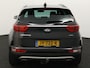Kia Sportage 1.6 T-GDI GT-Line Bluetooth, Cruise control, Parkeersensor voor/achter, Rijstrooksensor, Winterpakket, Keyless entry Een ruime en luxe SUV met een sportieve uitstraling. Het interieur biedt veel comfort en ruimte, waardoor zowel korte als lange ritten prettig zijn. Dankzij de rijke GT-Line uitvoering is dez