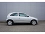 Opel Corsa 1.2-16V Silverline Airco / Elektr. ramen / Lm velgen / NAP / NIEUWE APK!!
