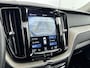 Volvo XC60 T8 Inscription | 20" | Trekhaak | Panoramadak | Head-Up | Elektr. verst. Stoelen | Harman Kardon | Adaptieve Cruise | BLIS | Full LED