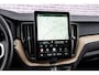 Volvo XC60 2.0 T6 Plug-in hybrid AWD Ultra Dark | SOH 100% | Panoramadak | Luchtvering | Trekhaak | Head-Up Display | 360° Camera | Harman/Kardon Audio | Sportstoelen | Lichtmetalen Velgen 20 inch | Elektrische Achterklep | Parkeersensoren