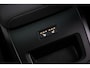 Volvo XC60 2.0 T6 Plug-in hybrid AWD Ultra Dark | SOH 100% | Panoramadak | Luchtvering | Trekhaak | Head-Up Display | 360° Camera | Harman/Kardon Audio | Sportstoelen | Lichtmetalen Velgen 20 inch | Elektrische Achterklep | Parkeersensoren