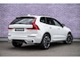 Volvo XC60 2.0 T6 Plug-in hybrid AWD Ultra Dark | SOH 100% | Panoramadak | Luchtvering | Trekhaak | Head-Up Display | 360° Camera | Harman/Kardon Audio | Sportstoelen | Lichtmetalen Velgen 20 inch | Elektrische Achterklep | Parkeersensoren