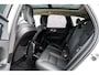 Volvo XC60 2.0 T6 Plug-in hybrid AWD Ultra Dark | SOH 100% | Panoramadak | Luchtvering | Trekhaak | Head-Up Display | 360° Camera | Harman/Kardon Audio | Sportstoelen | Lichtmetalen Velgen 20 inch | Elektrische Achterklep | Parkeersensoren