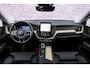 Volvo XC60 2.0 T6 Plug-in hybrid AWD Ultra Dark | SOH 100% | Panoramadak | Luchtvering | Trekhaak | Head-Up Display | 360° Camera | Harman/Kardon Audio | Sportstoelen | Lichtmetalen Velgen 20 inch | Elektrische Achterklep | Parkeersensoren