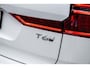Volvo XC60 2.0 T6 Plug-in hybrid AWD Ultra Dark | SOH 100% | Panoramadak | Luchtvering | Trekhaak | Head-Up Display | 360° Camera | Harman/Kardon Audio | Sportstoelen | Lichtmetalen Velgen 20 inch | Elektrische Achterklep | Parkeersensoren