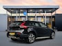 Volvo V40 Cross Country T3 Polar+ Luxury | 1E EIGENAAR | 18" Allseason | Exterior Styling Pack | Leder | Panoramadak | Parkeercamera | Keyless | Parkeerverwarming | Stoelverwarming | PDC V+A
